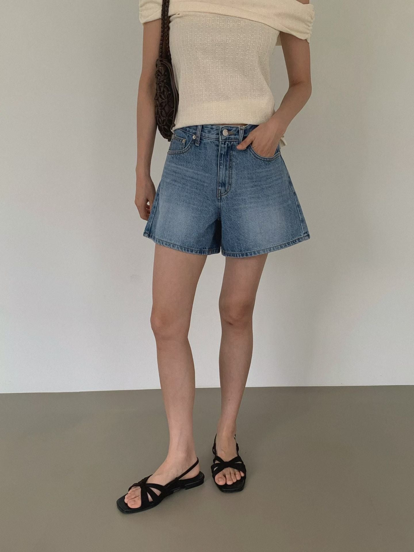 【KR】The A-Line Denim Shorts