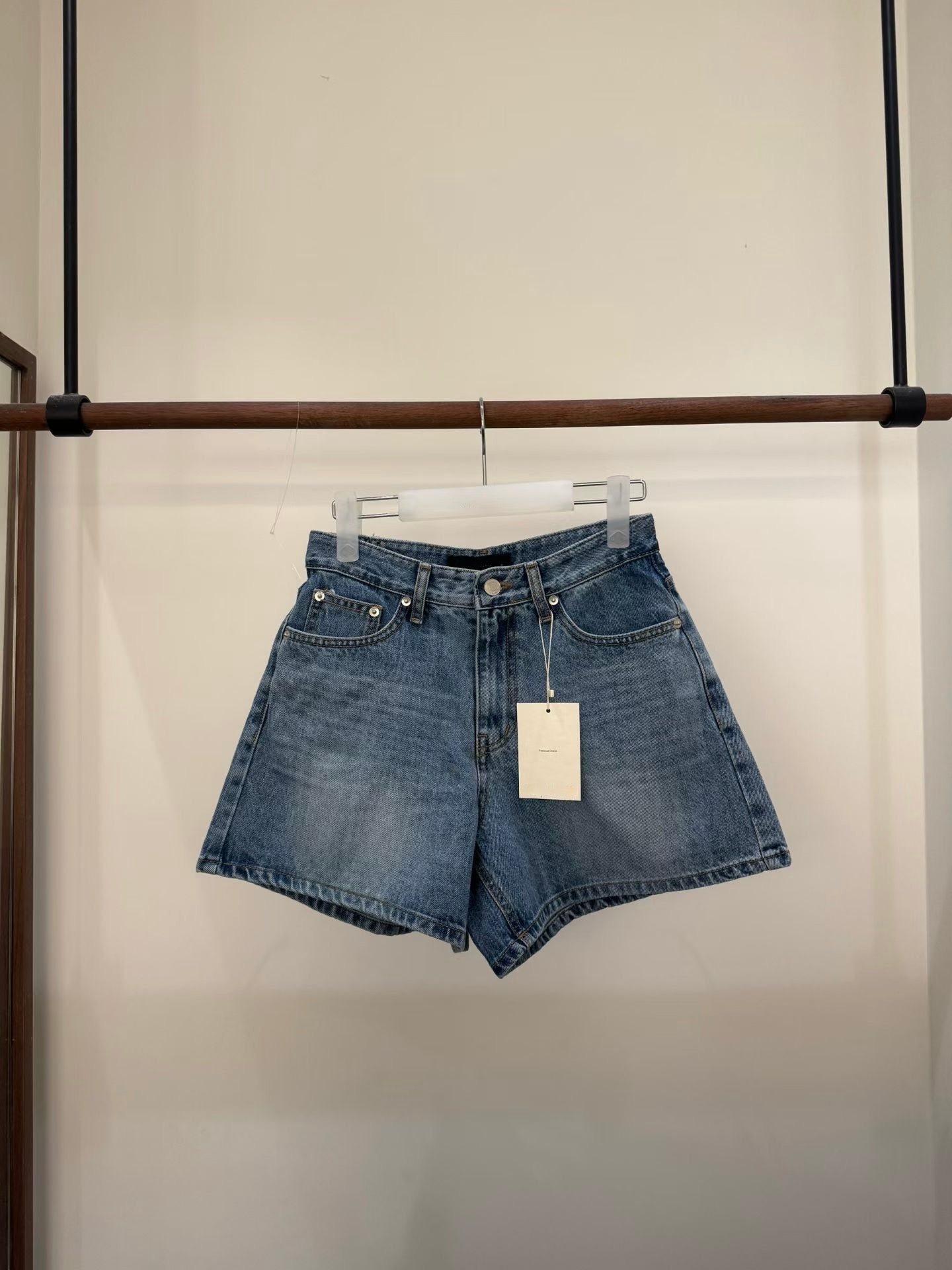 【KR】The A-Line Denim Shorts